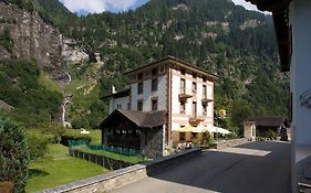 Hotel La Cascata